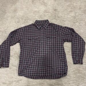 Men’s Patagonia size M button up, long sleeve collared shirt. Gray, red & navy.